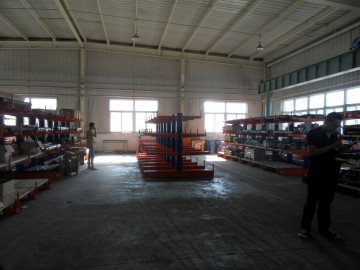 河南移動(dòng)式懸臂貨架雙搖臂移動(dòng)自如伸縮式懸臂貨架