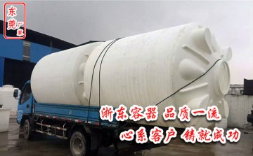 15噸大型塑膠水箱報(bào)道