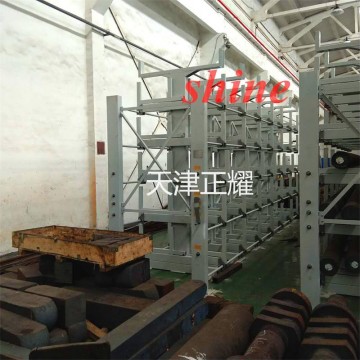 發(fā)往成都的伸縮懸臂貨架安裝完工投入使用