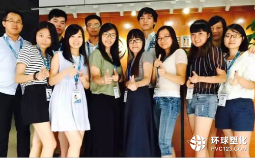香港大學(xué)生與盟大鳥人團(tuán)隊(duì)的合影