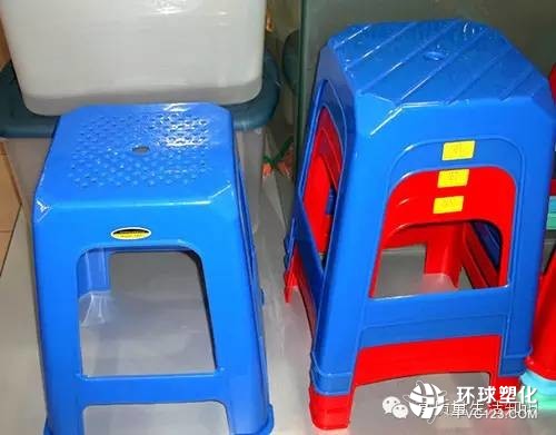 終于知道塑料椅子中間為什么留一個洞了……